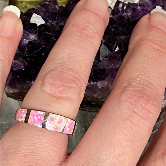 Pink opal inlay sterling band ring - Picture 4 of 6